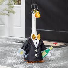 Giddy the Goose Outfit, Happy New Year