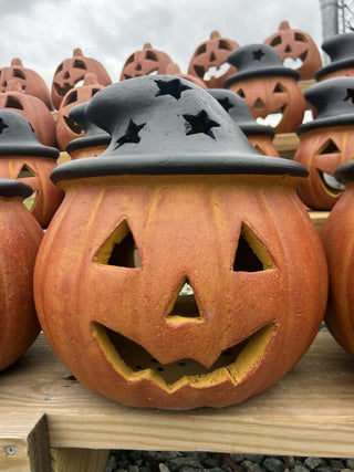 M632 Witch Hat Medium (13.4")
